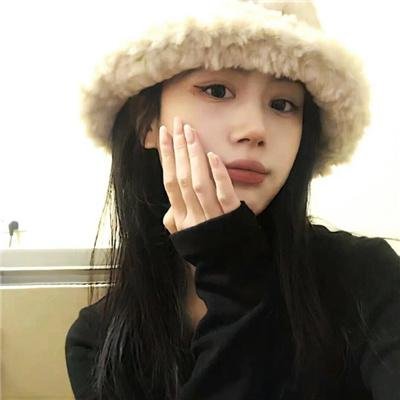 双眼凝视